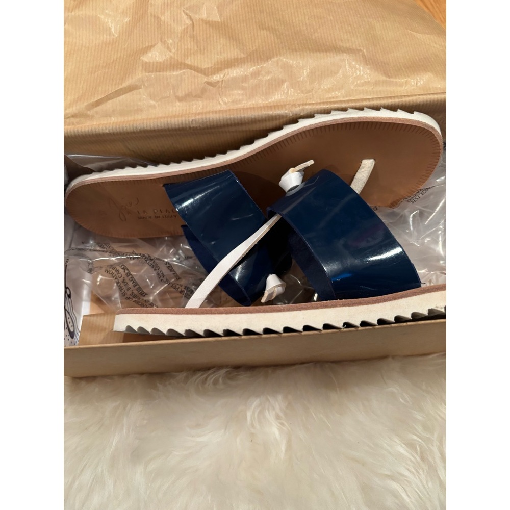 JOIE A LA PAIGE MALAGA SMX 1670 NAVY/ WHITE PATENT - Picture 2 of 5